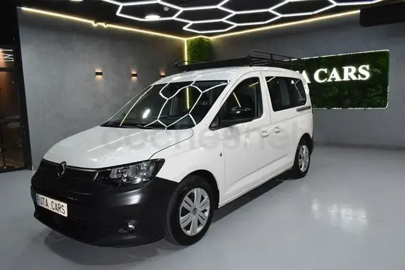 Usado VW Caddy 122 CV (89 kW) 2021 Blanco Monovolumen
