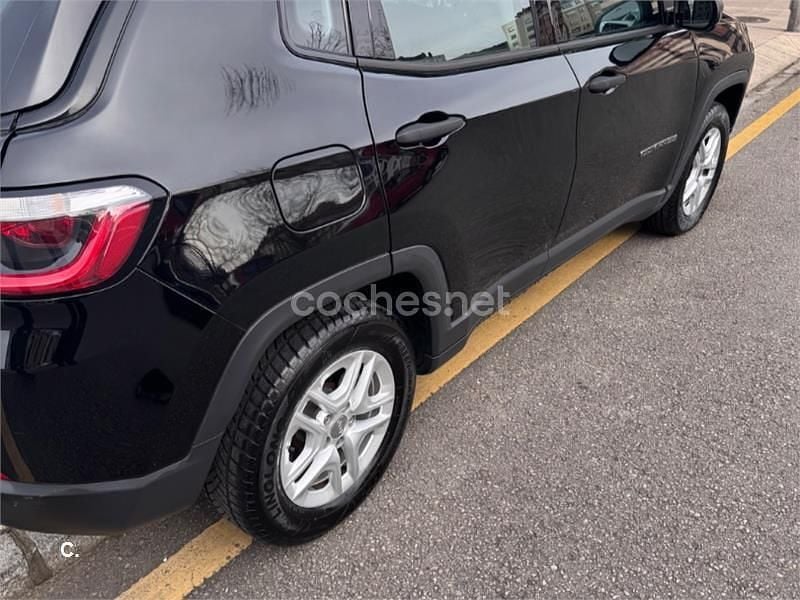 Usado Jeep Compass Sport 140 CV (102 kW) 2018 Negro SUV