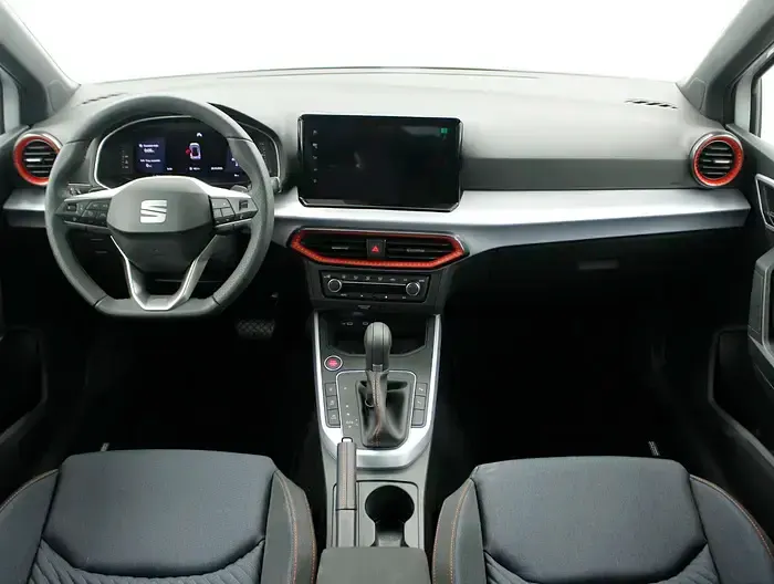 Usado Seat Arona FR 116 CV (85 kW) 2025 Blanco SUV