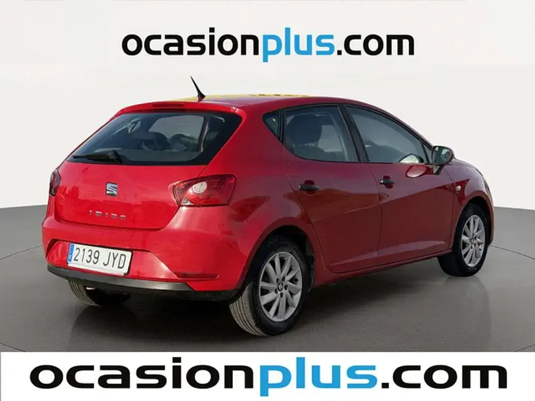 Usado Seat Ibiza Reference 75 CV (55 kW) 2017 Rojo Utilitario
