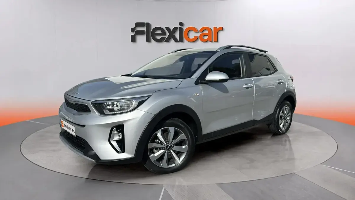 Usado Kia Stonic 84 CV (61 kW) 2023 Gris SUV