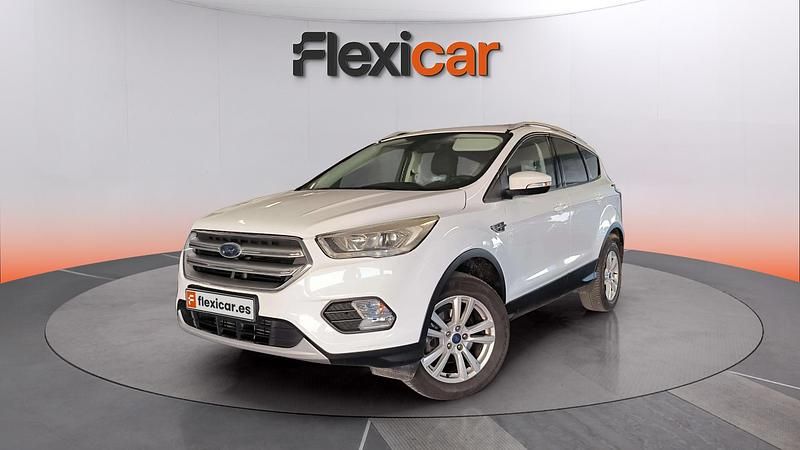 Usado Ford Kuga Trend 150 HP (110 kW) 2018 Branco SUV
