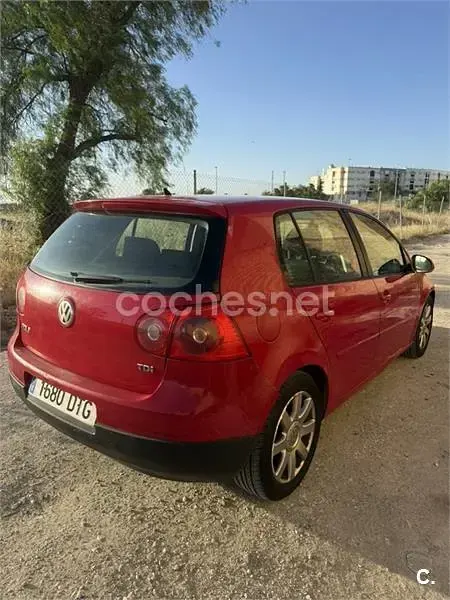 Usado VW Golf IV Highline 105 CV (77 kW) 2006 Rojo Berlina