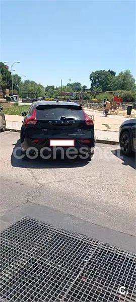Usado Volvo V40 Momentum 150 CV (110 kW) 2016 Negro Berlina