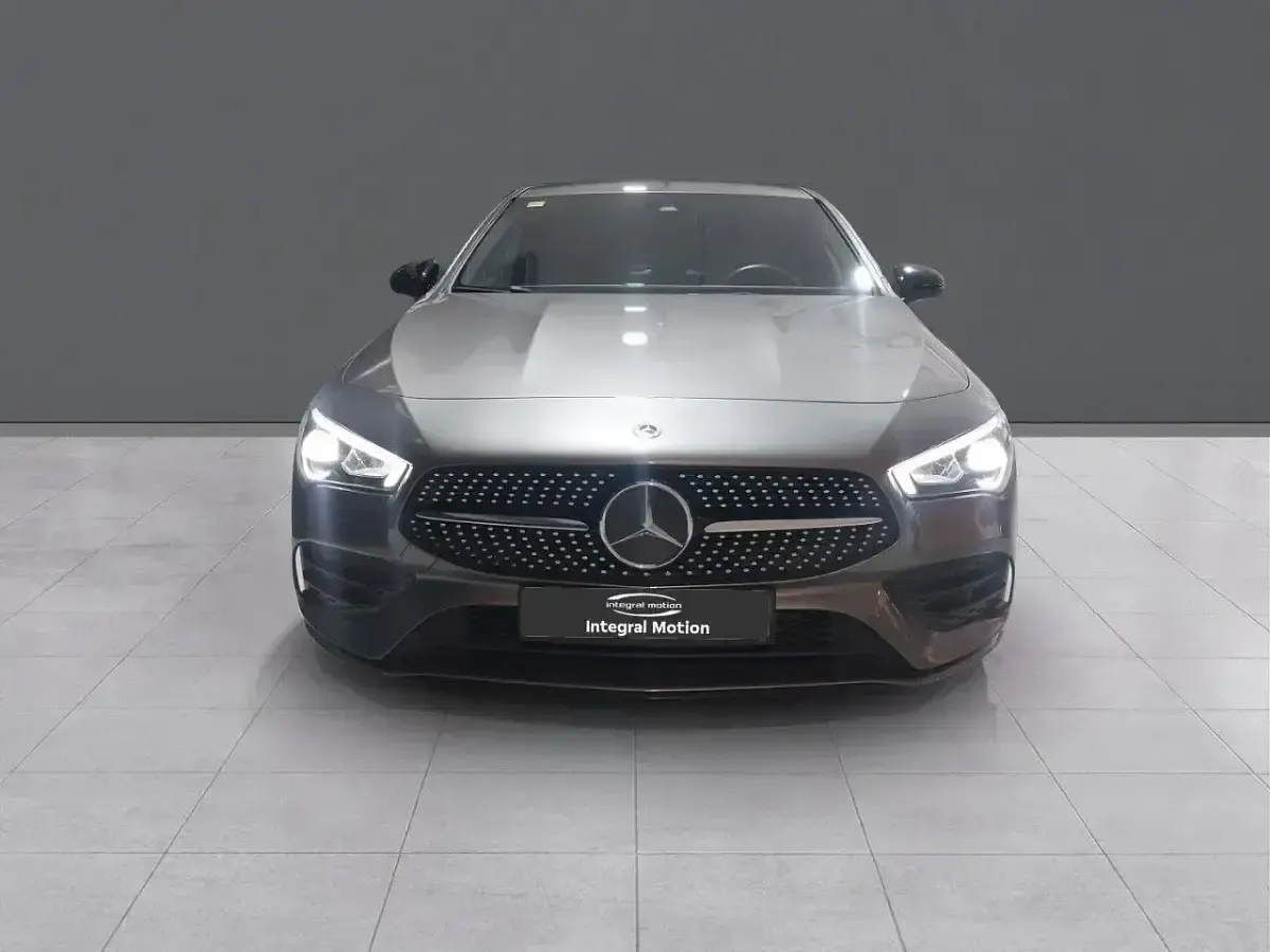Usado Mercedes CLA200 Shooting Brake 150 CV (110 kW) 2022 Gris Familiar