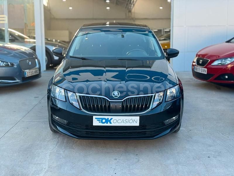 Usado Skoda Octavia Ambition 115 CV (84 kW) 2021 Negro Berlina