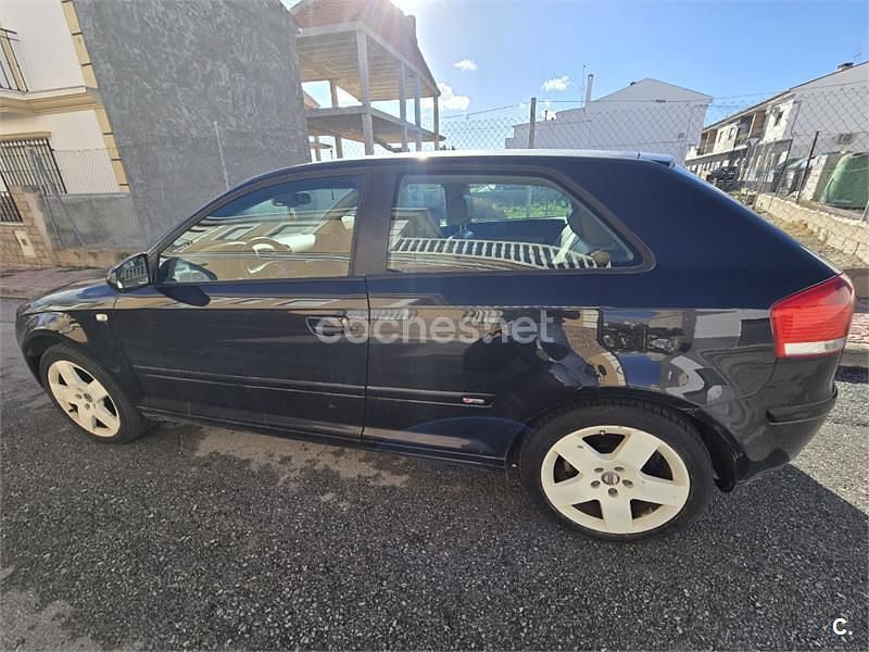 Usado Audi A3 Ambition 140 CV (102 kW) 2005 Negro Utilitario