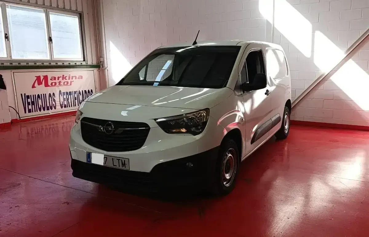 Usado Opel Combo S 100 CV (73 kW) 2021 Blanco Monovolumen