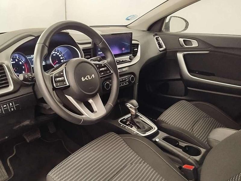 Usado Kia Ceed 101 CV (74 kW) 2025 Blanco Utilitario