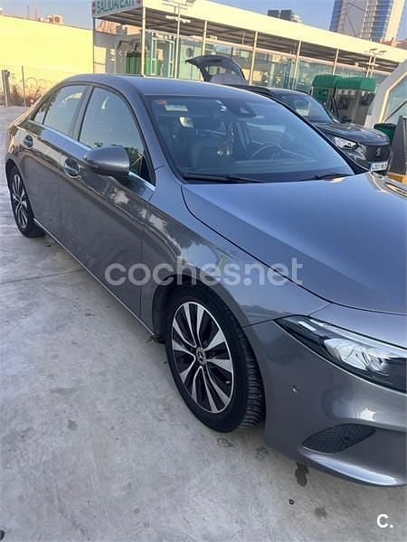 Gris / plata Usado 2020 Mercedes A180 Berlina | 17.000 € (Buen precio) - Imagen 1/4