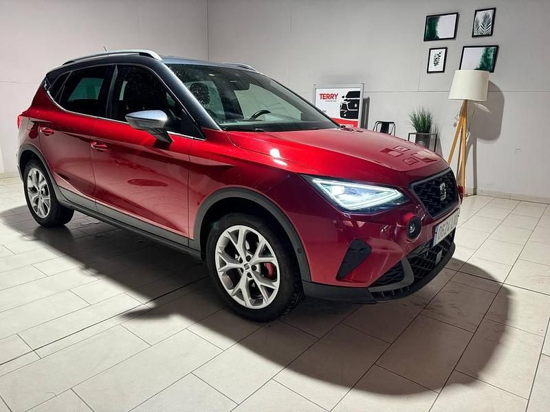 Rojo Usado 2021 Seat Arona FR SUV | 20.490 € (Un poco caro) - Imagen 1/4