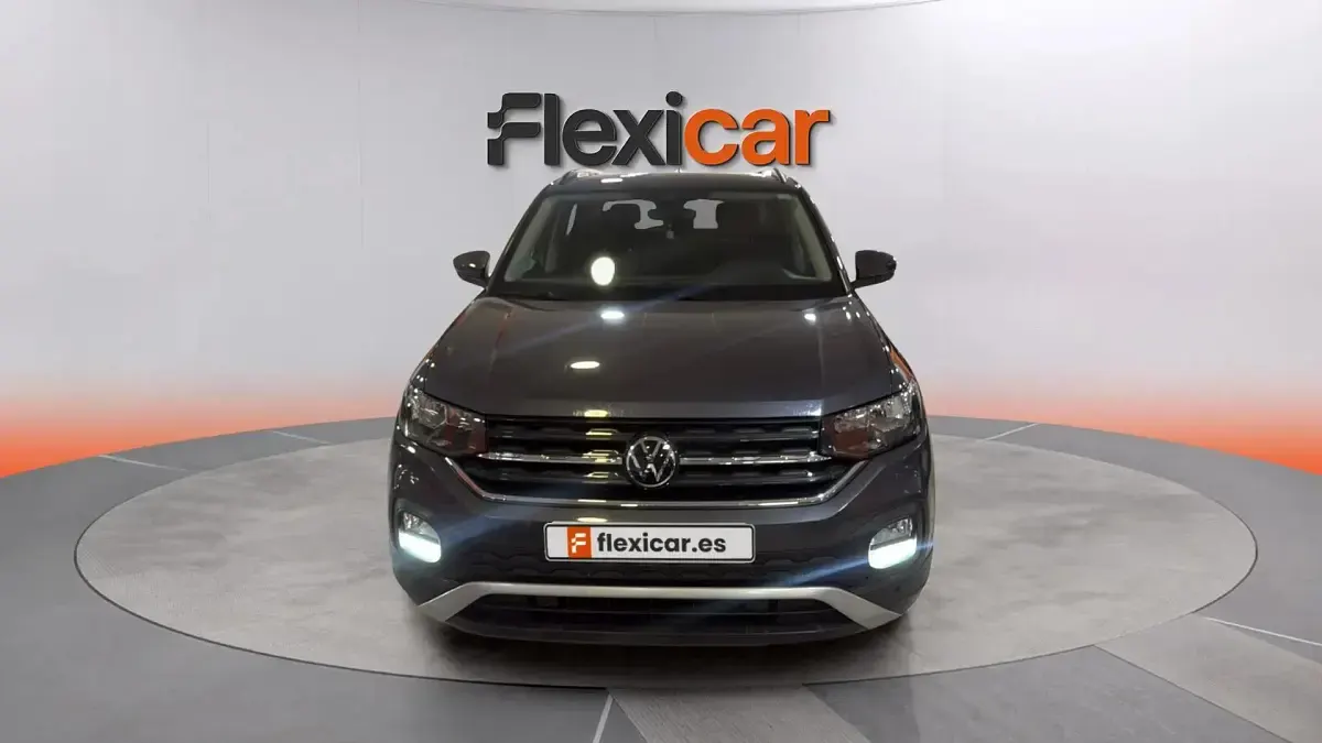 Usado VW T-Cross Advance 110 CV (80 kW) 2022 Gris SUV