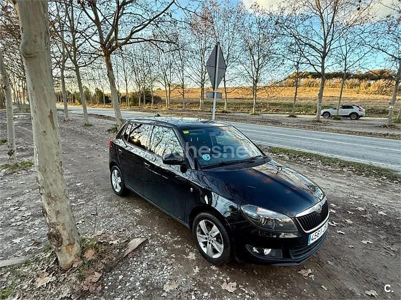 Usado Skoda Fabia 69 CV (50 kW) 2015 Negro Berlina
