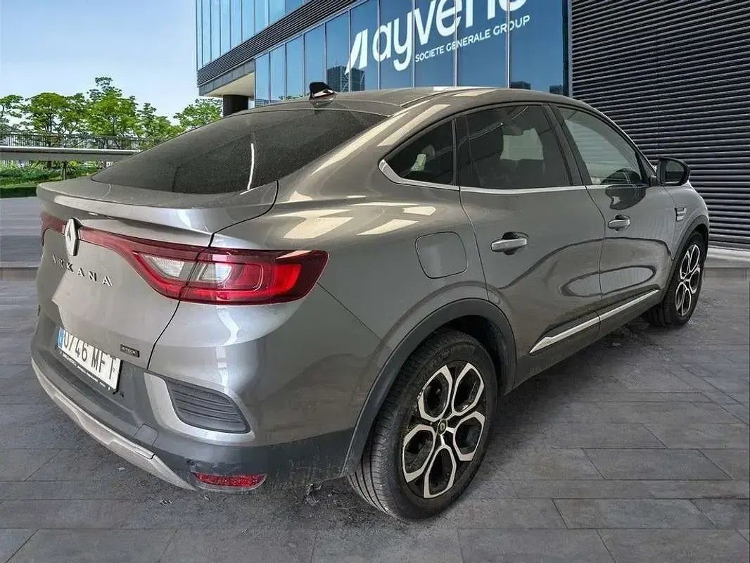 Usado Renault Arkana Techno 145 CV (106 kW) 2023 Gris SUV