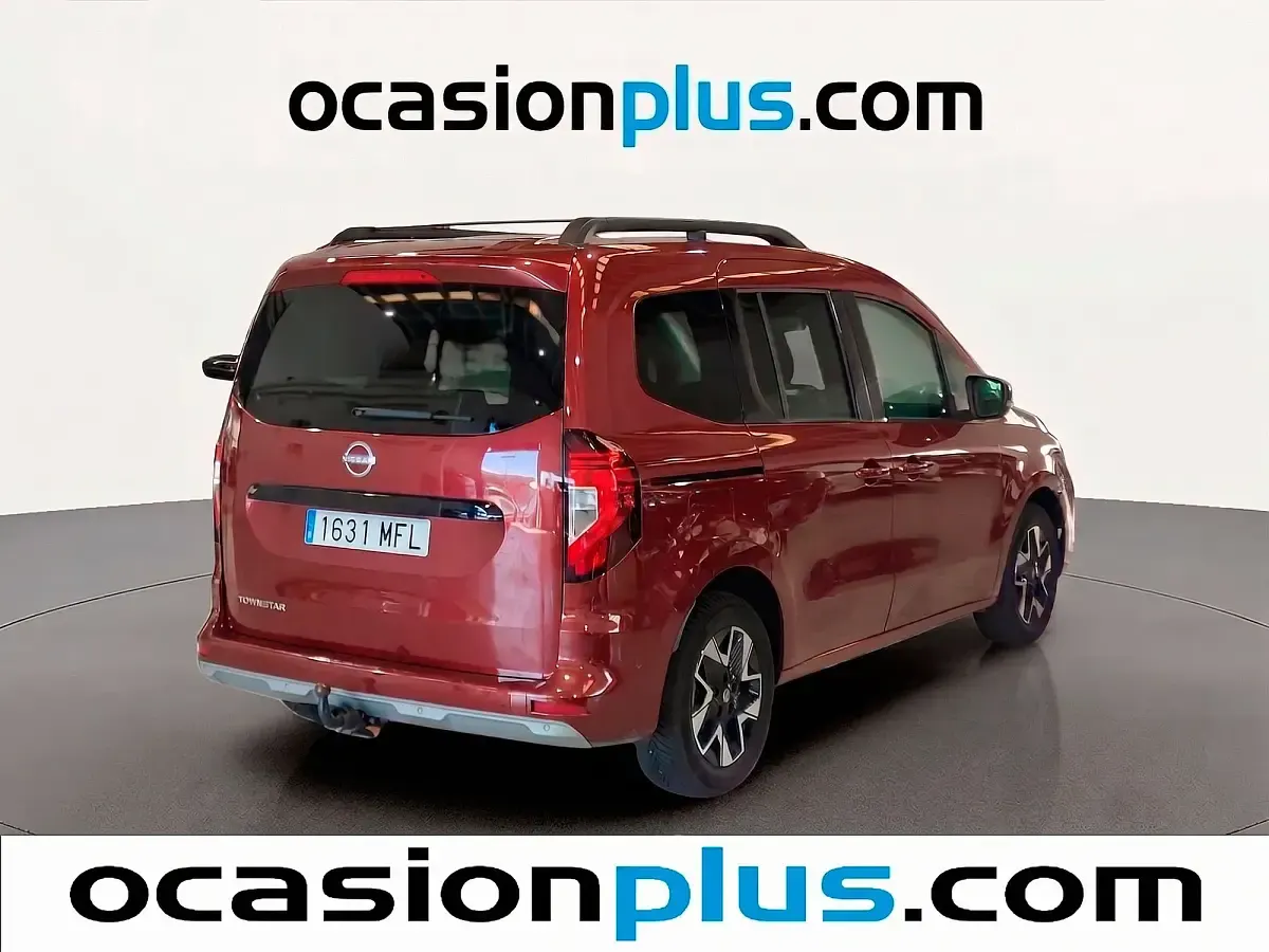 Usado Nissan Townstar Tekna 131 CV (96 kW) 2023 Rojo Familiar
