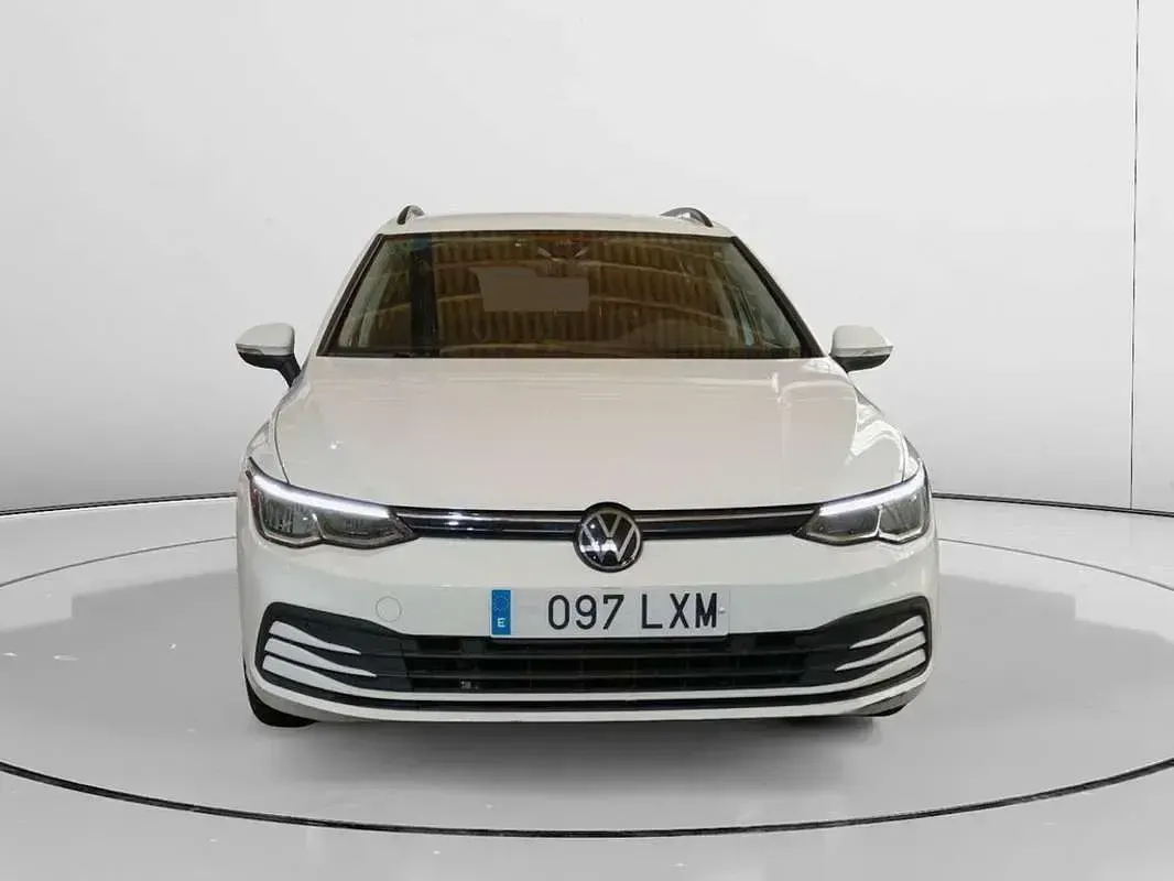 Usado VW Golf VIII Life 110 CV (80 kW) 2022 Blanco Familiar