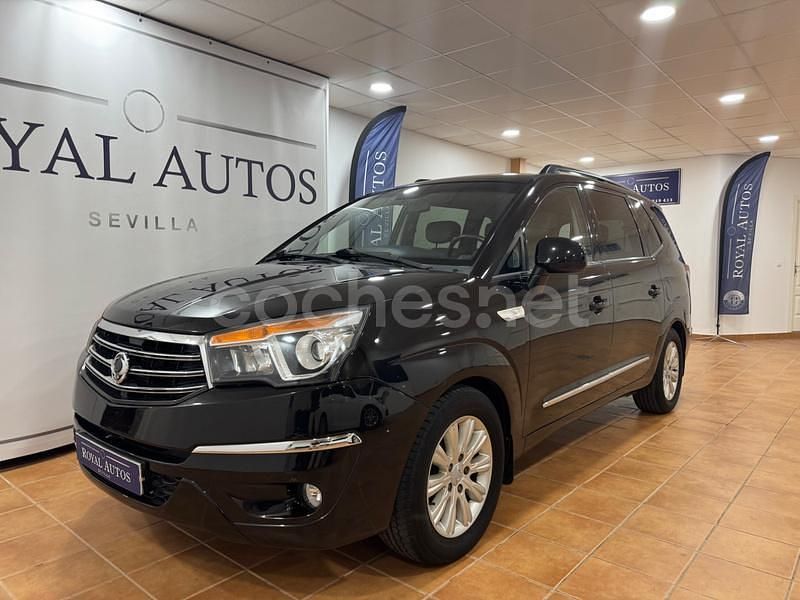 Negro Usado 2013 Ssangyong (KGM) Rodius Monovolumen | 11.490 € (Precio justo) - Imagen 1/4