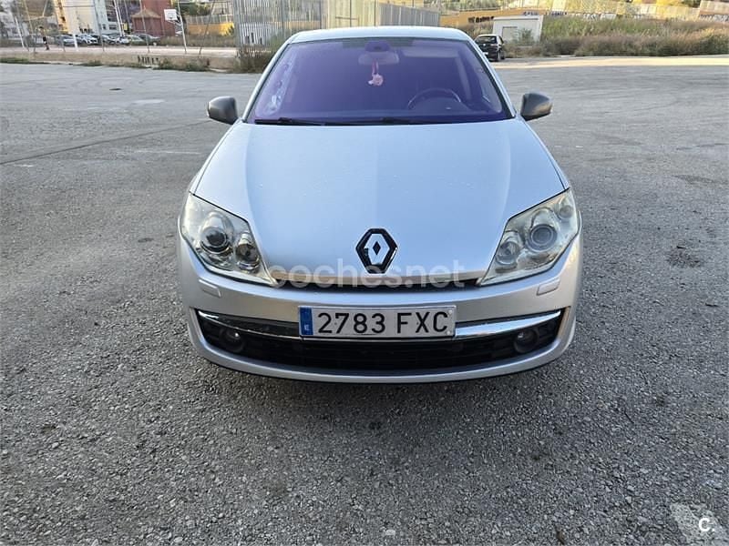 Usado Renault Laguna III Dynamique 150 CV (110 kW) 2007 Gris / plata Berlina