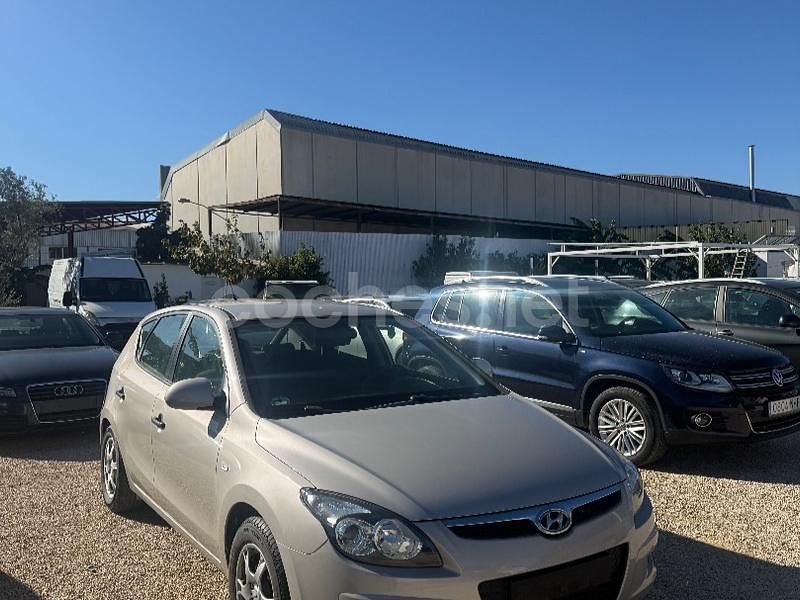 Beige Usado 2010 Hyundai i30 Style Berlina | 6000 € (Precio justo) - Imagen 1/4