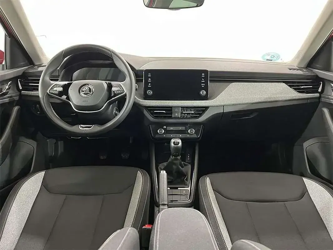 Usado Skoda Kamiq Selection 95 CV (69 kW) 2024 Rojo SUV