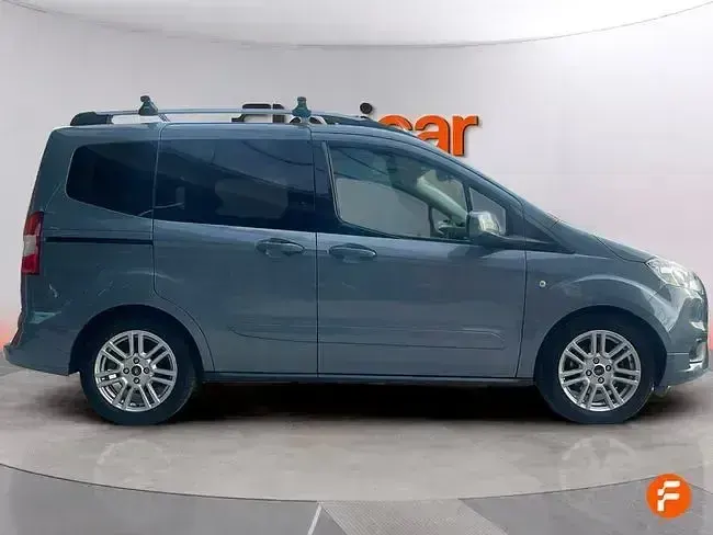 Usado Ford Tourneo Courier Ambiente 100 CV (73 kW) 2018 Azul Monovolumen