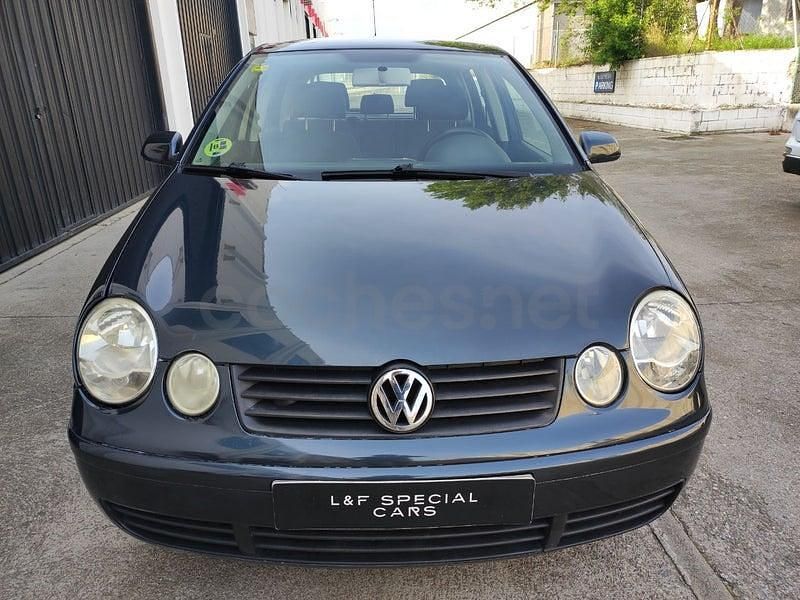 Usado VW Polo Match 55 CV (40 kW) 2005 Gris / plata Utilitario