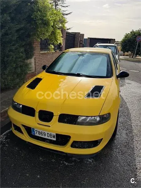 Usado Seat Leon CUPRA 210 CV (154 kW) 2004 Amarillo Utilitario