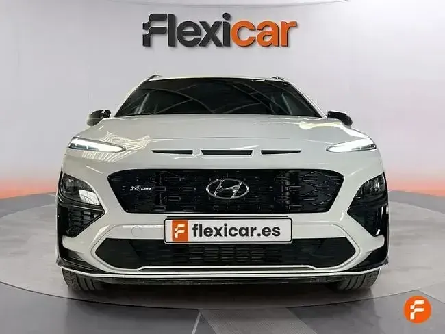 Usado Hyundai Kona N Line 120 CV (88 kW) 2023 Blanco SUV