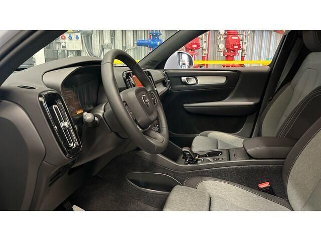 Nuevo Volvo XC40 Core 163 CV (119 kW) 2025 Blanco SUV