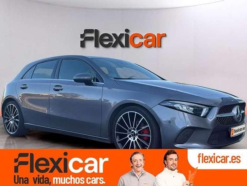 Usado Mercedes A180 109 CV (80 kW) 2018 Gris Utilitario