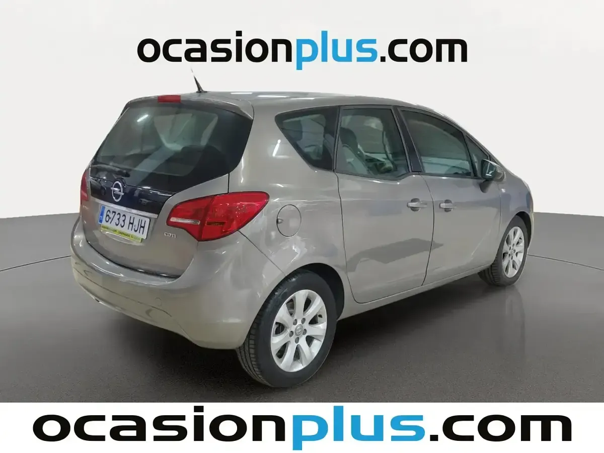 Usado Opel Meriva Essentia 75 CV (55 kW) 2012 Gris Monovolumen