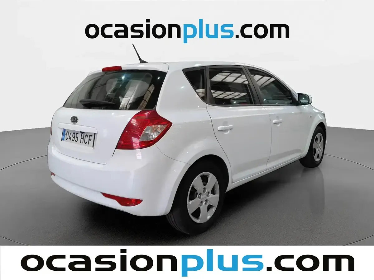Usado Kia Ceed 90 CV (66 kW) 2011 Blanco Utilitario