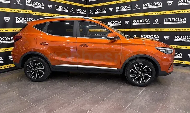 Usado MG ZS Luxury 111 CV (81 kW) 2024 Naranja SUV
