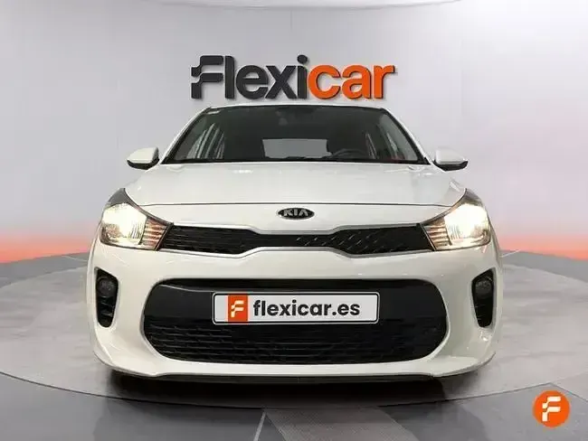 Usado Kia Rio 84 CV (61 kW) 2018 Blanco