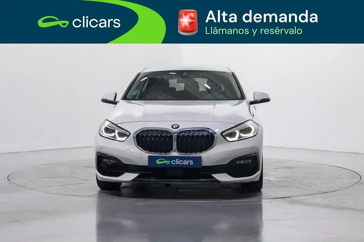 Begagnad BMW 120 190 HK (139 kW) 2022 Vit Halvkombi