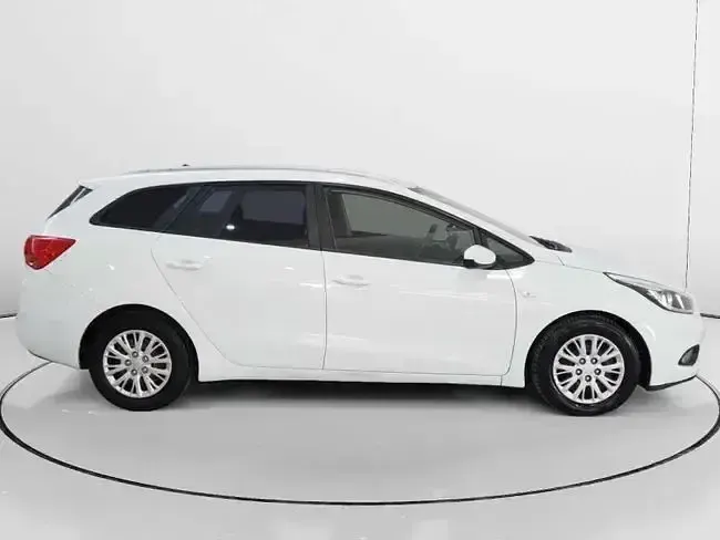 Usado Kia Ceed GT 110 HP (80 kW) 2015 Branco
