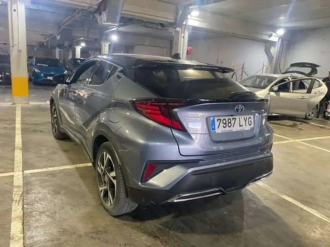 Usado Toyota C-HR Advance 184 CV (135 kW) 2022 Gris SUV