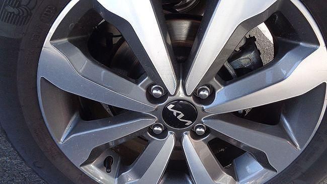 Usado Kia Stonic 100 CV (73 kW) 2021 Gris SUV