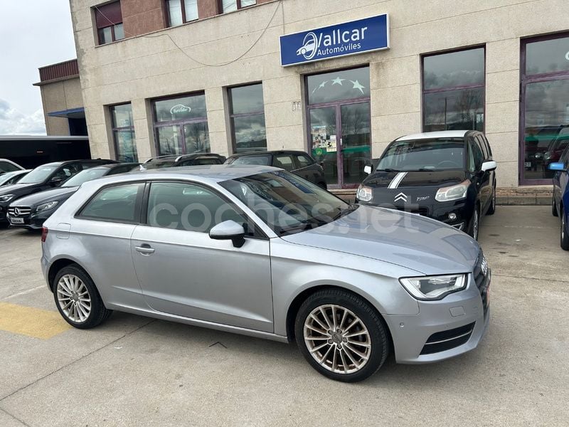Gris / plata Usado 2016 Audi A3 Attraction Berlina | 11.500 € (Buen precio) - Imagen 1/4