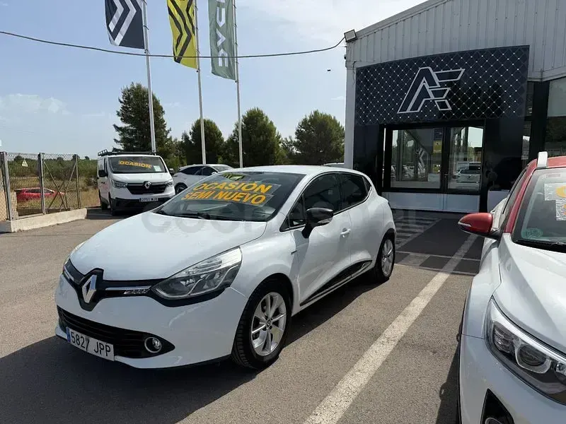 Usado Renault Clio IV LIMITED 90 CV (66 kW) 2016 Blanco Berlina