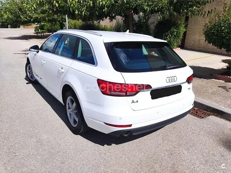Usado Audi A4 122 CV (89 kW) 2018 Blanco Familiar