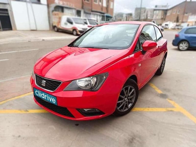 Usado Seat Ibiza Style 90 CV (66 kW) 2015 Rojo Utilitario