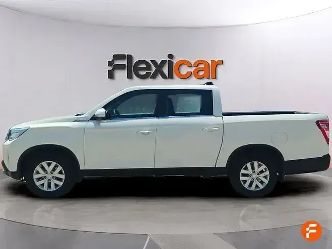 Usado SsangYong Musso 203 CV (149 kW) 2025 Blanco Berlina