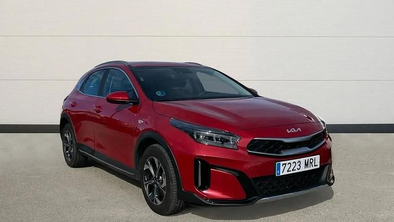 Usado Kia XCeed 136 HP (100 kW) 2024 Vermelho SUV
