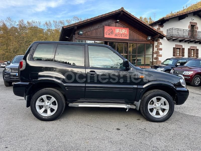 Negro Usado 2004 Nissan Terrano SUV | 13.999 € (Caro) - Imagen 1/4