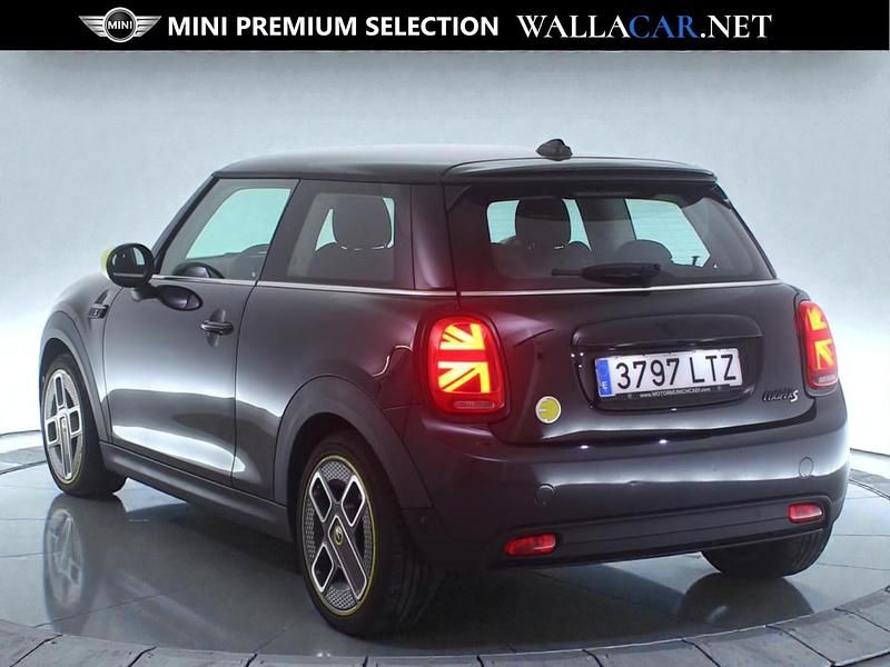 Usado Mini Cooper SE 135 kW (184 CV) 2021 Negro Utilitario