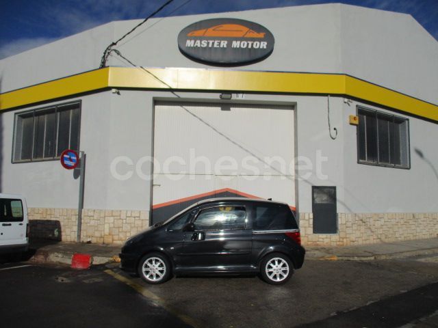 Negro Usado 2005 Peugeot 1007 Utilitario | 3000 € (Precio justo) - Imagen 1/4