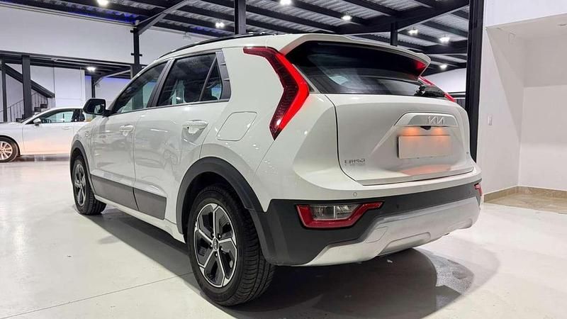 Usado Kia Niro 141 CV (103 kW) 2022 Blanco SUV
