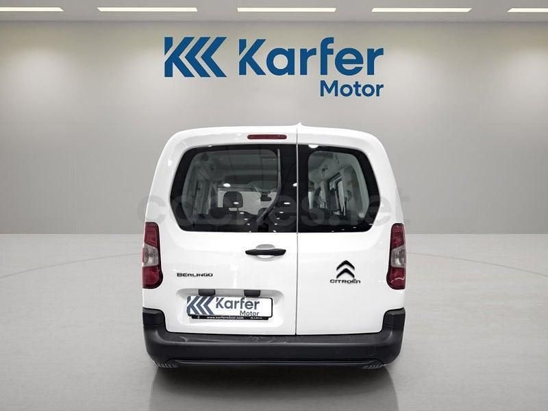 Usado Citroën Berlingo Live 102 CV (75 kW) 2021 Blanco Monovolumen