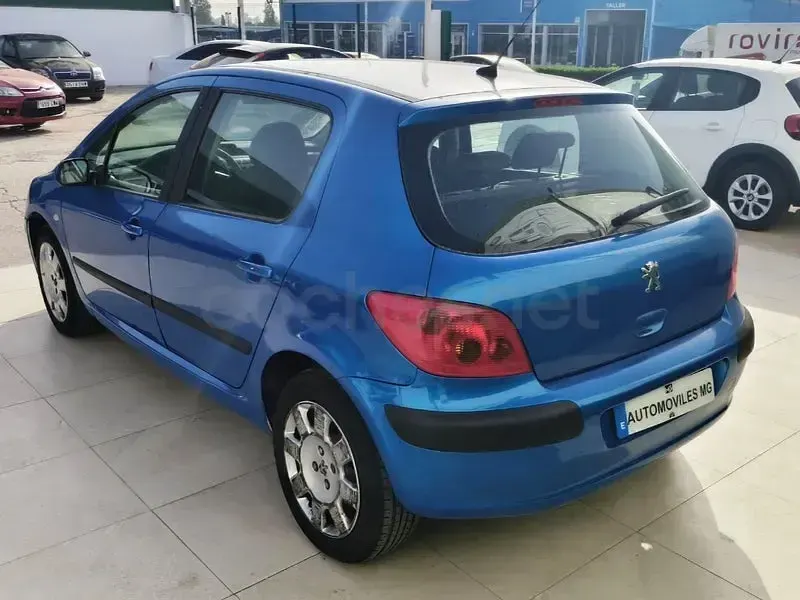 Usado Peugeot 307 90 CV (66 kW) 2005 Azul Berlina